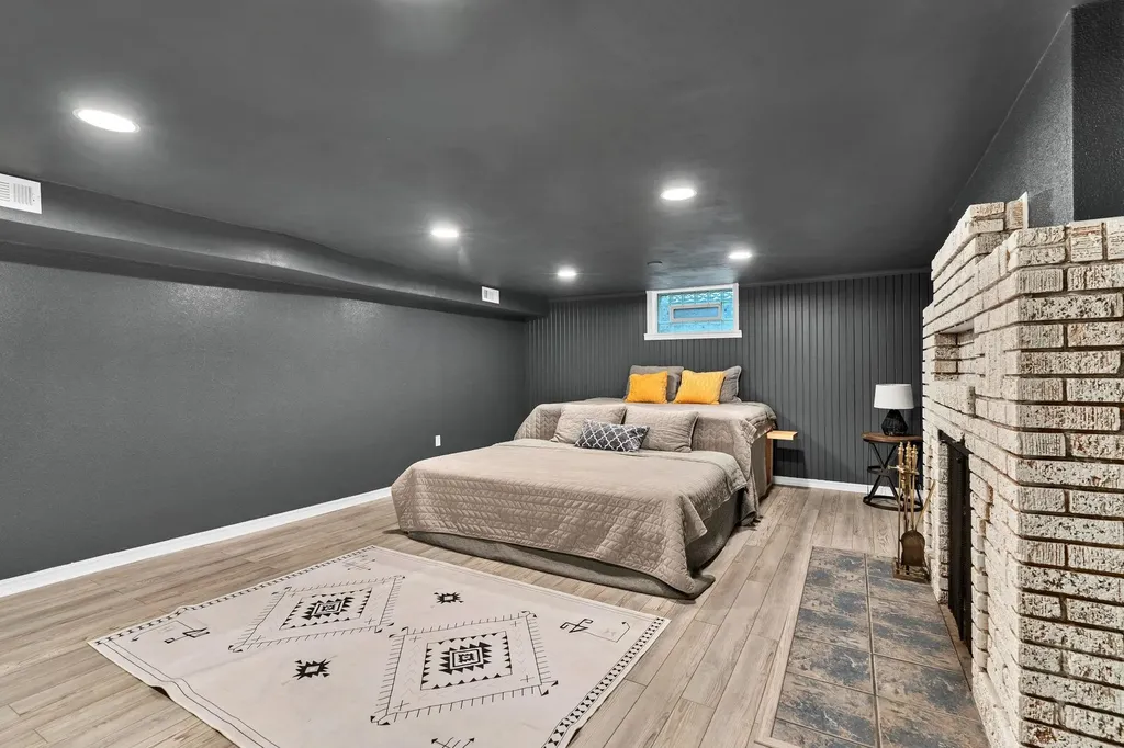 104 N Pershing Wichita KS 67208