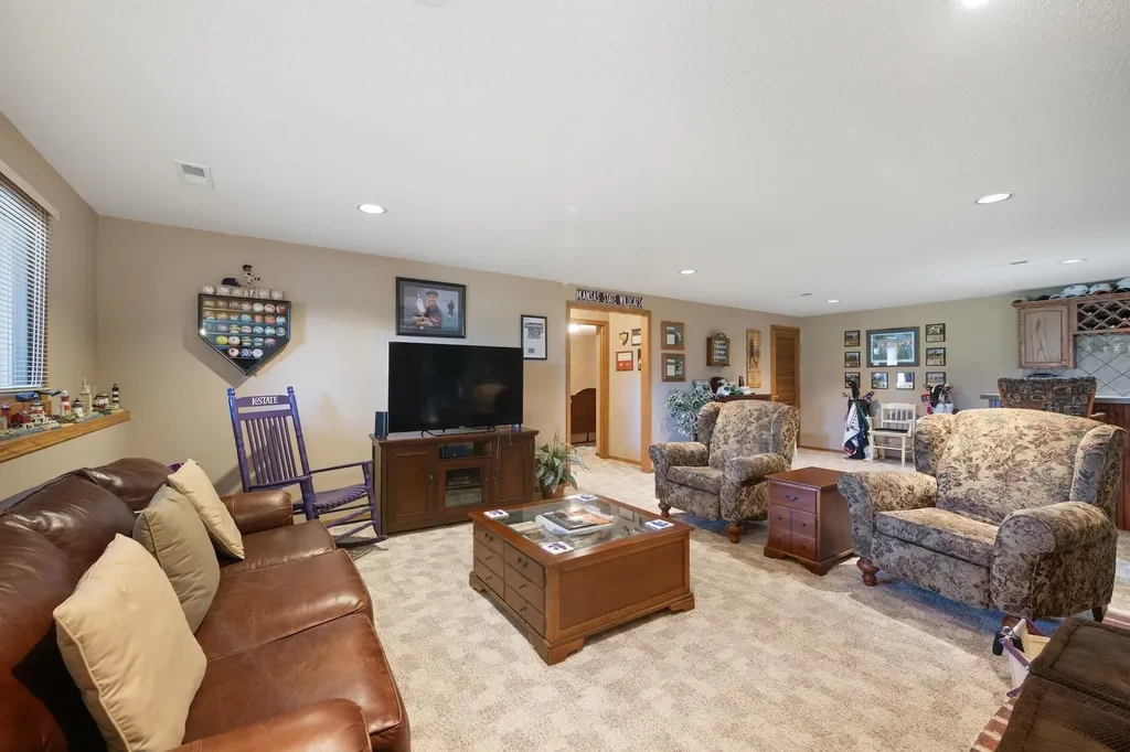 3131 N Forest Lakes Court Wichita KS 67205-1905