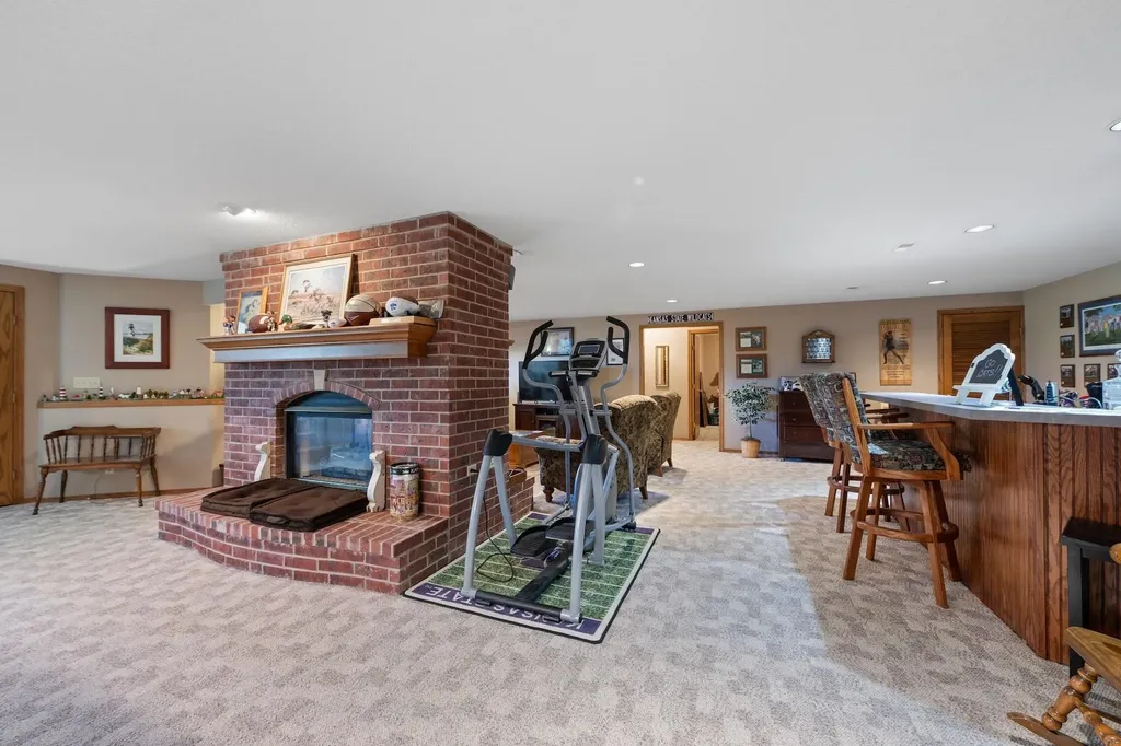 3131 N Forest Lakes Court Wichita KS 67205-1905