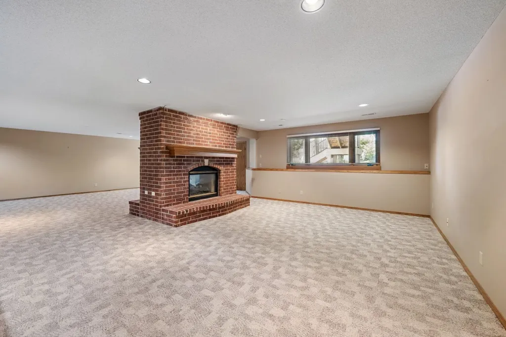 3131 N Forest Lakes Court Wichita KS 67205-1905
