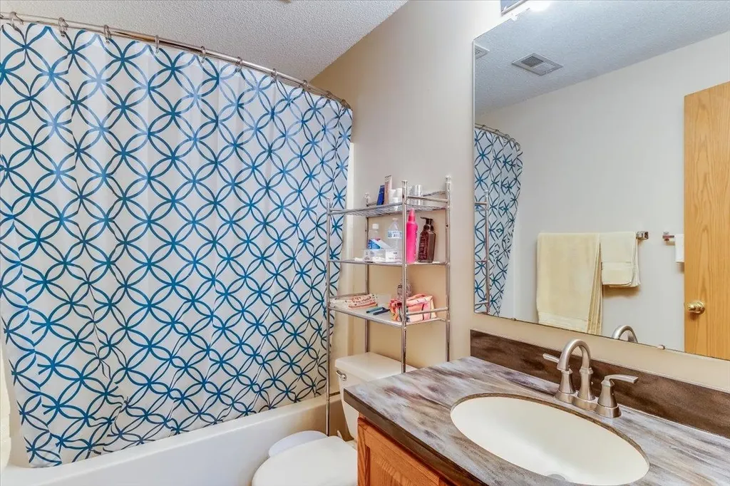 8323 E Champions Court Wichita KS 67226