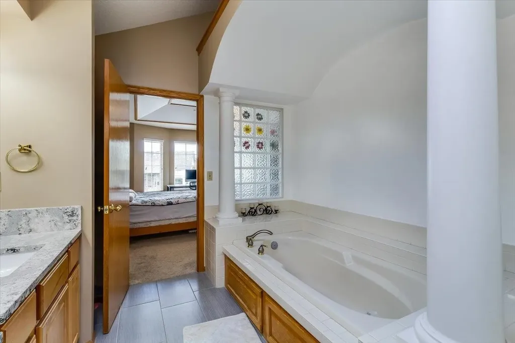 8323 E Champions Court Wichita KS 67226