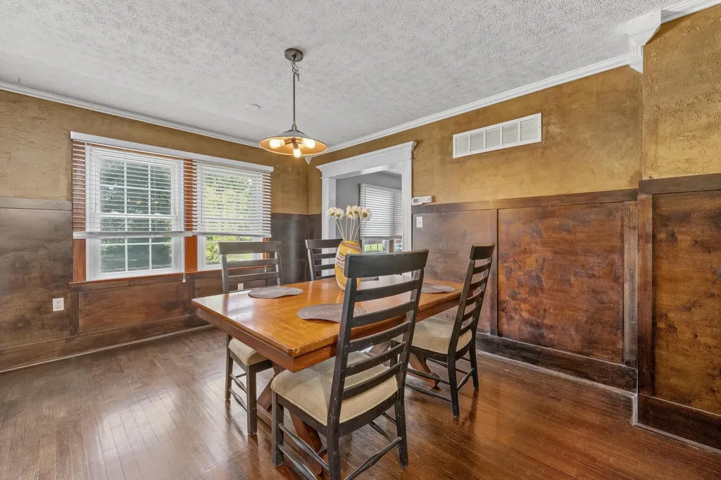 257 Clarence Wichita KS 67203-1338