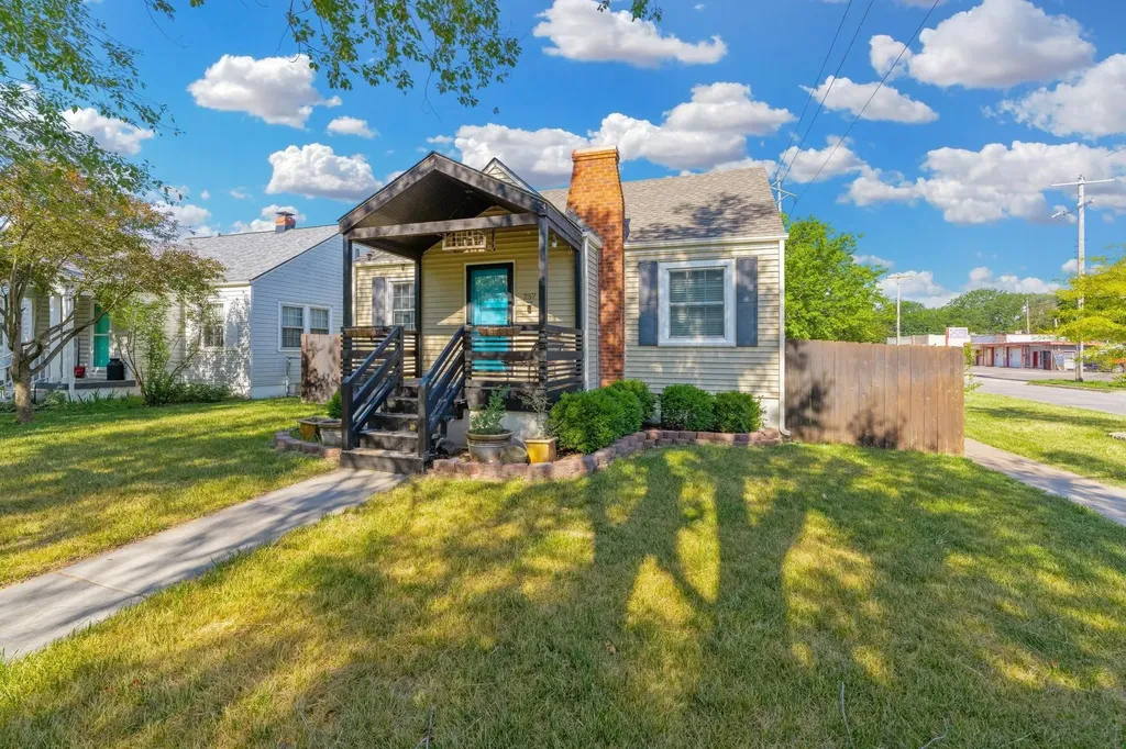 257 Clarence Wichita KS 67203-1338