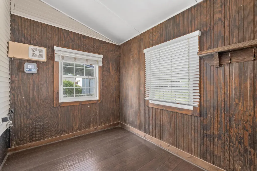 257 Clarence Wichita KS 67203-1338