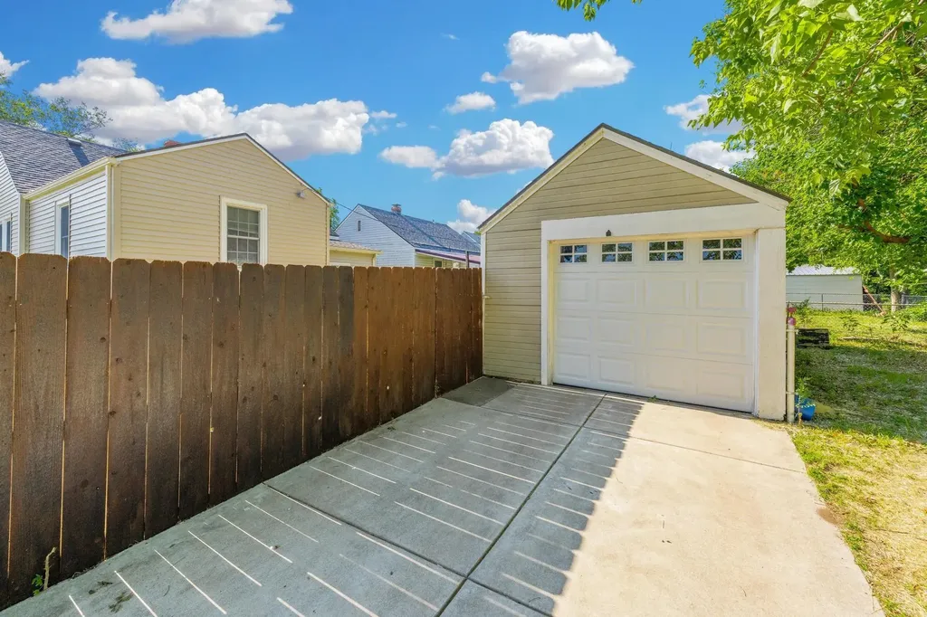 257 Clarence Wichita KS 67203-1338