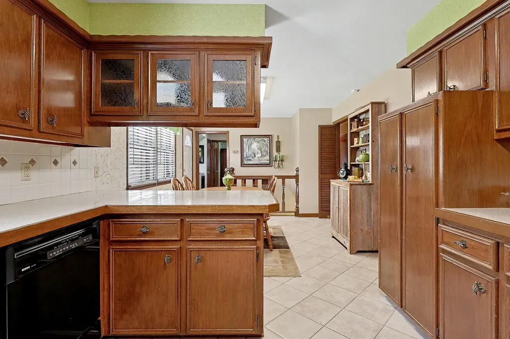 1124 S Barlow Street Wichita KS 67207