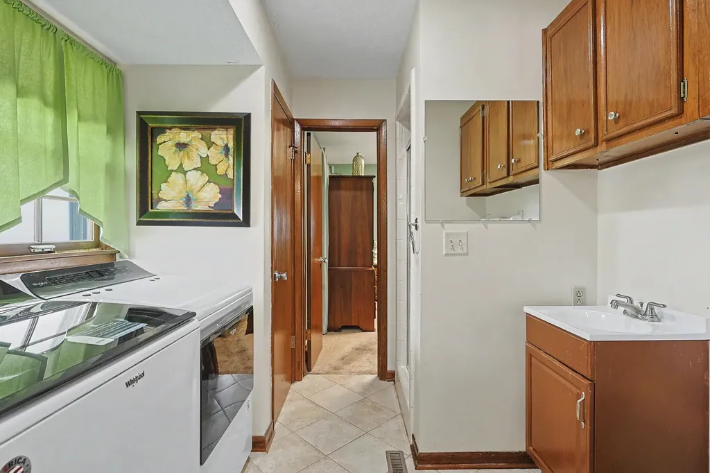 1124 S Barlow Street Wichita KS 67207