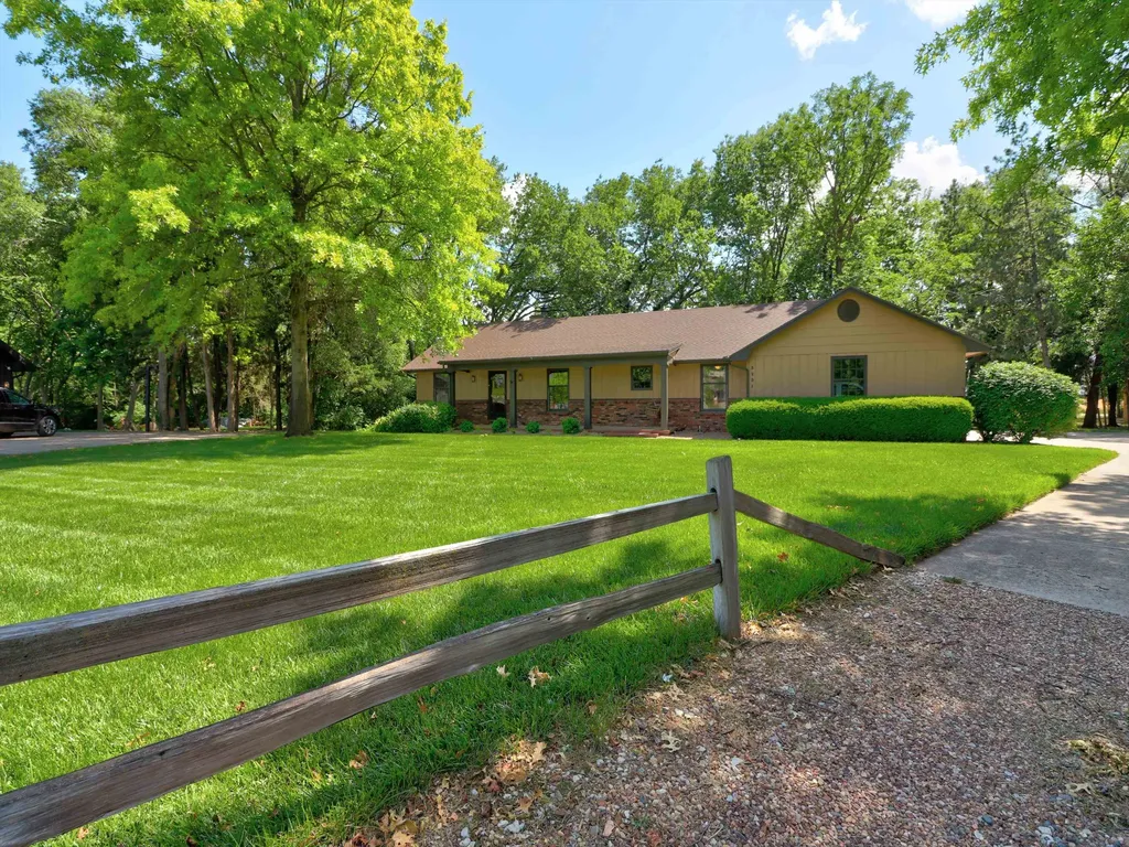3231 Red Fox Lane Newton KS 67114
