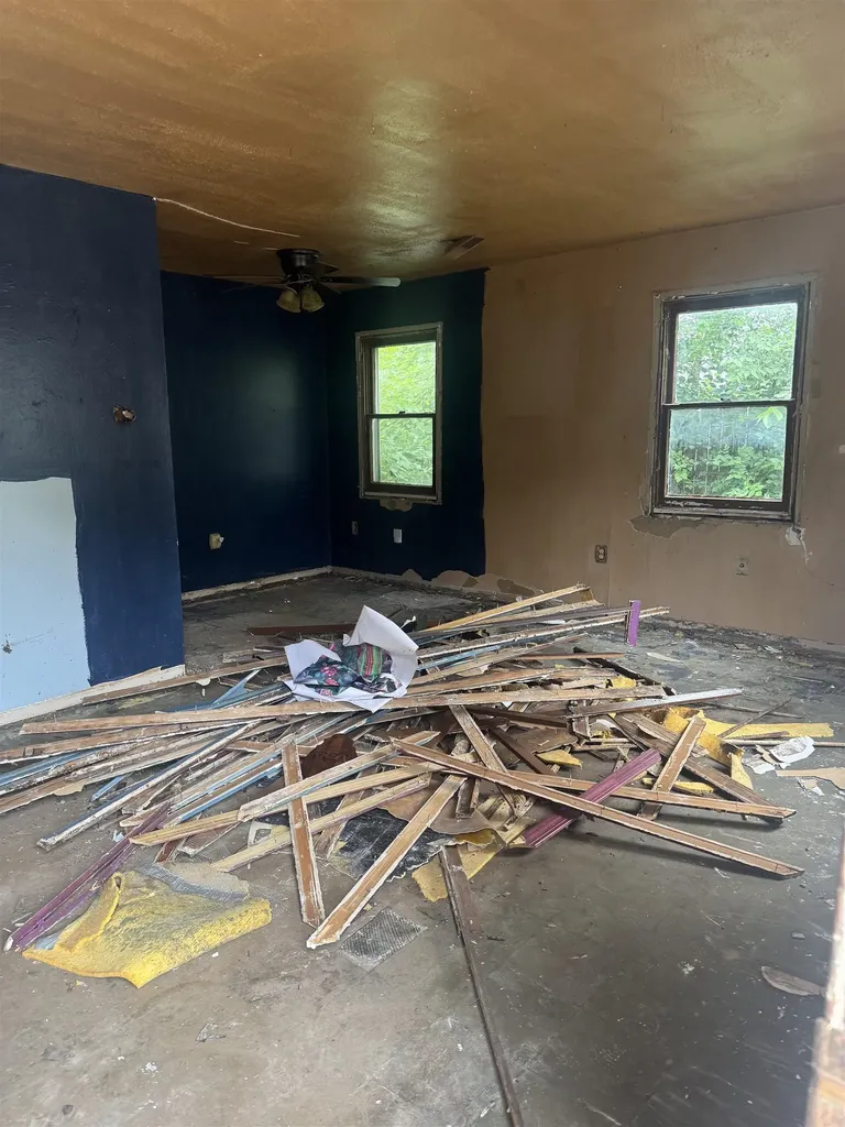 5017 S Hemlock Place Wichita KS 67216