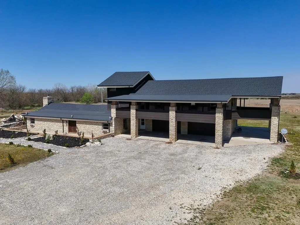 1827 SE 20th Street El Dorado KS 67042