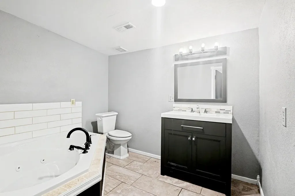 1827 SE 20th Street El Dorado KS 67042