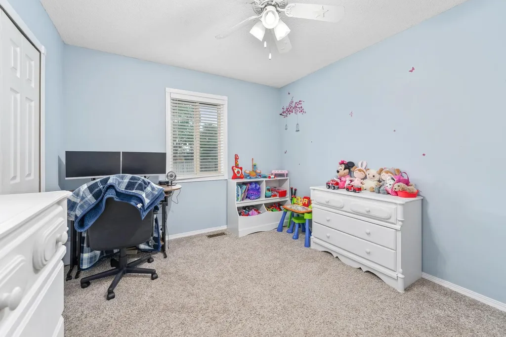 7307 W Barrington Court Wichita KS 67212