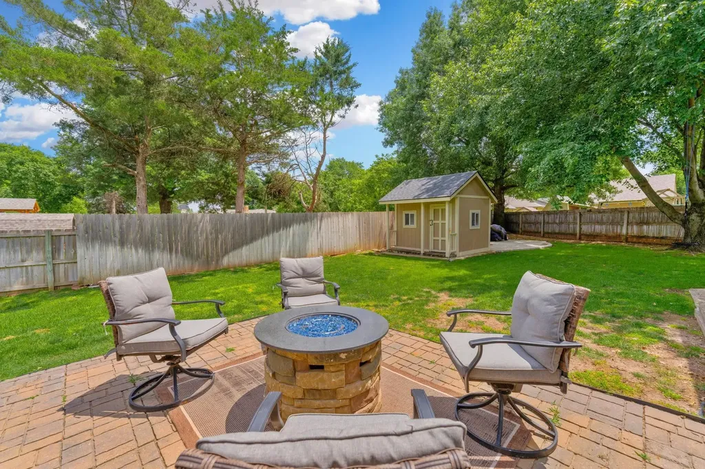 7307 W Barrington Court Wichita KS 67212