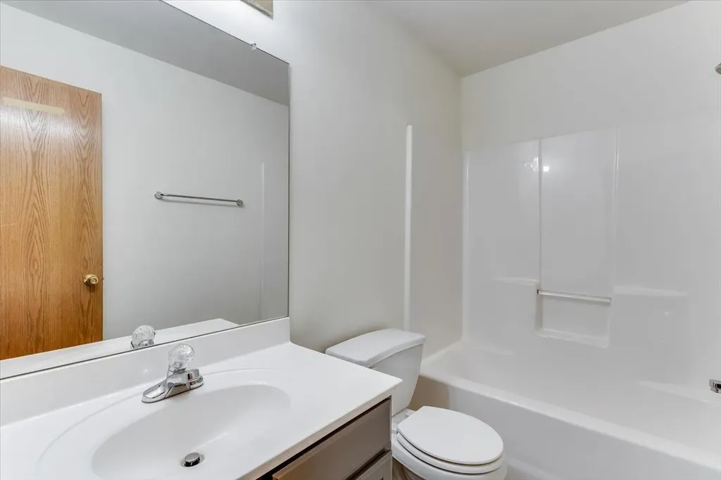 2302 N Shefford Circle Wichita KS 67205