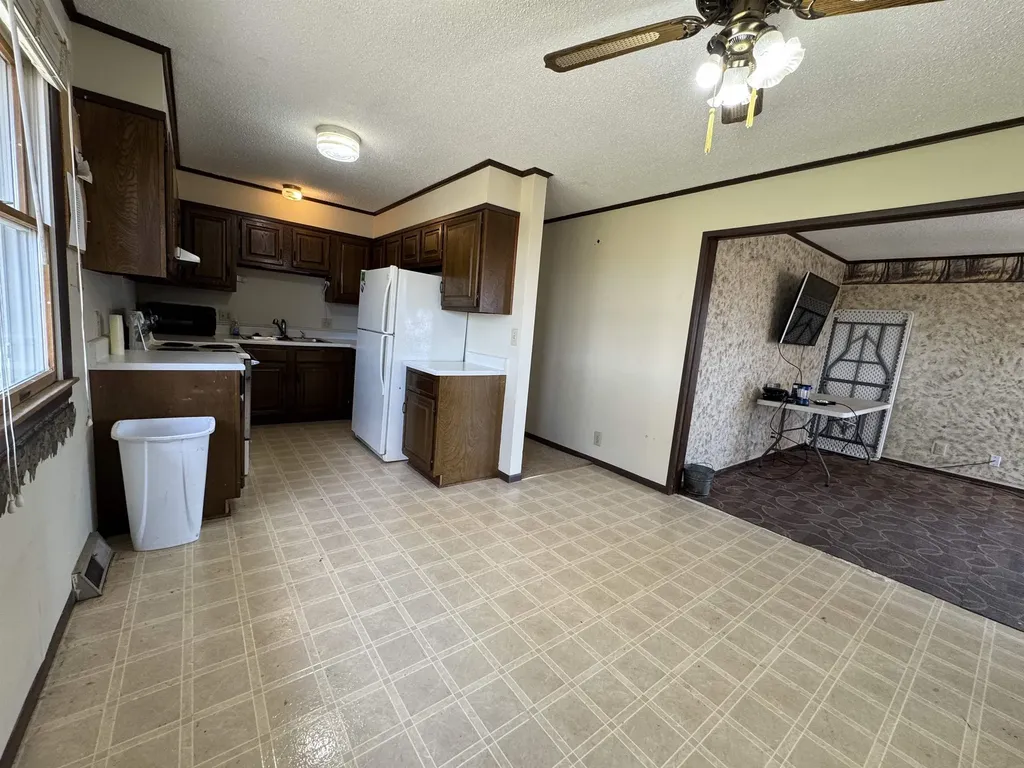 9236 SE Quivera Road Leon KS 67074