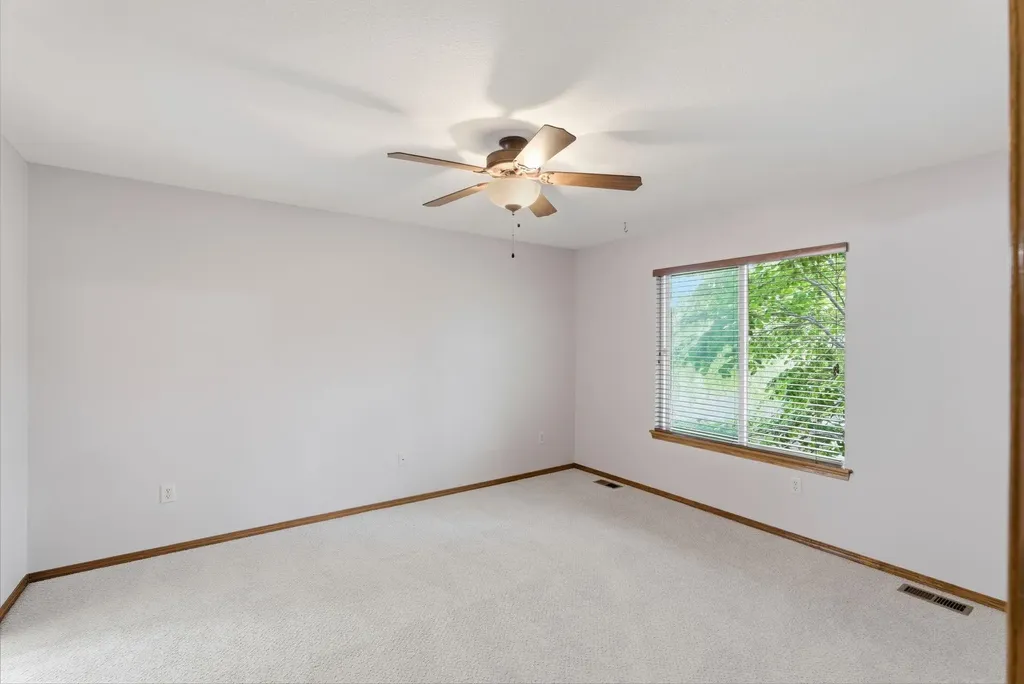 906 E Splitwood Way Derby KS 67037