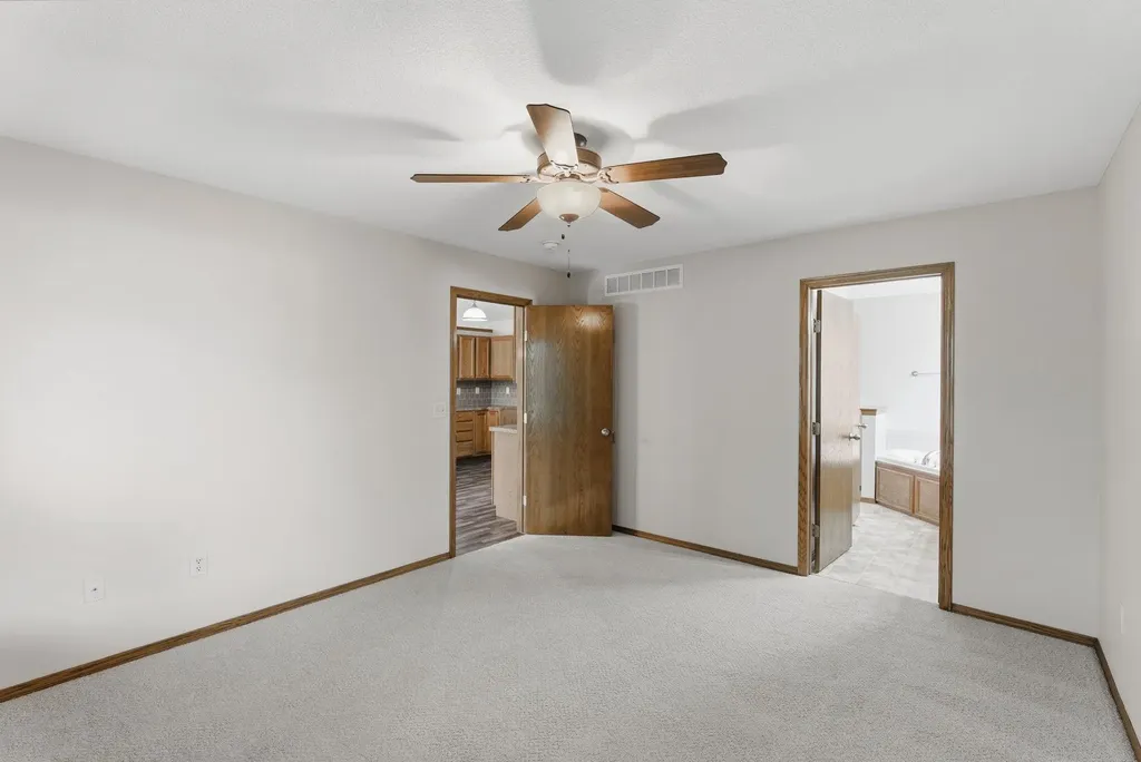 906 E Splitwood Way Derby KS 67037
