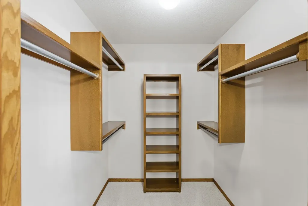 906 E Splitwood Way Derby KS 67037
