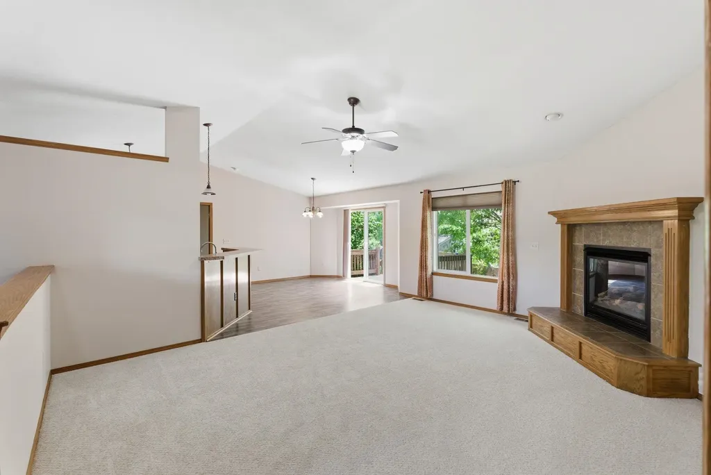 906 E Splitwood Way Derby KS 67037