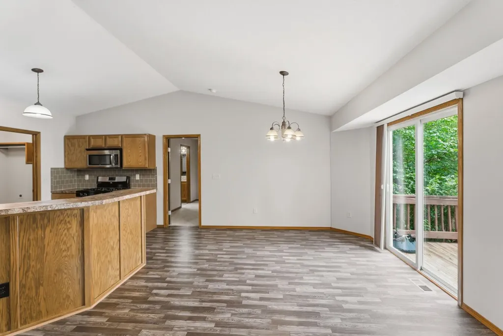 906 E Splitwood Way Derby KS 67037