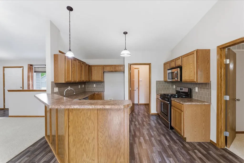 906 E Splitwood Way Derby KS 67037