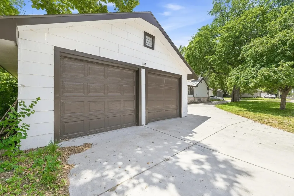 1702 S Greenwood Avenue Wichita KS 67211