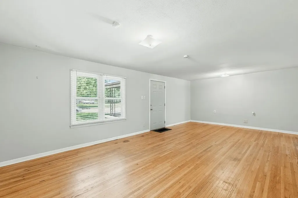 1702 S Greenwood Avenue Wichita KS 67211