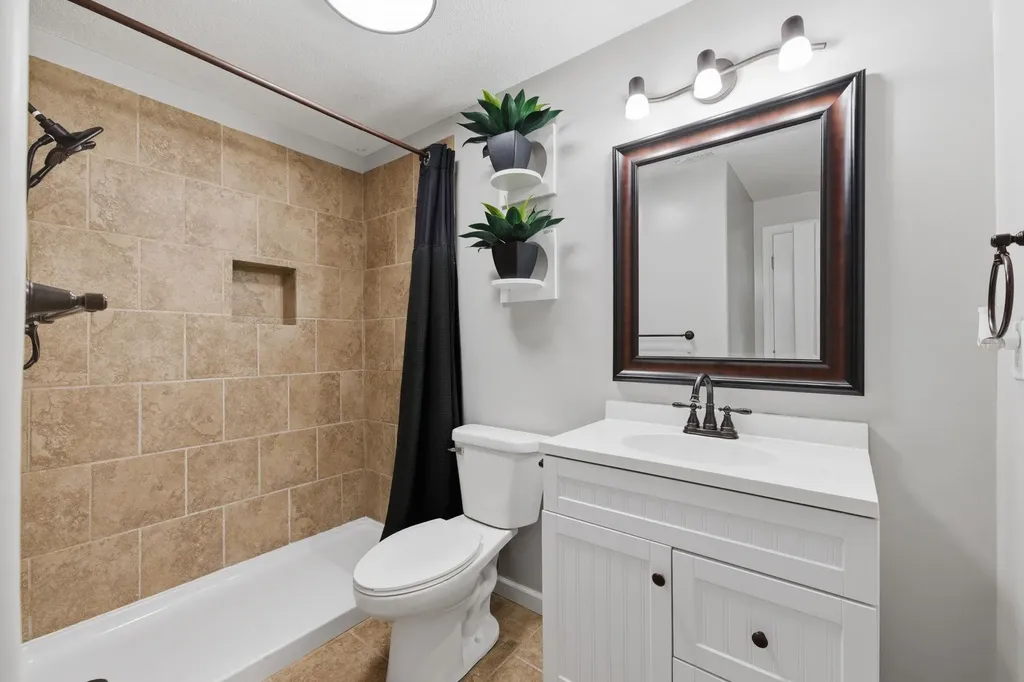 518 N Jaax Street Wichita KS 67235