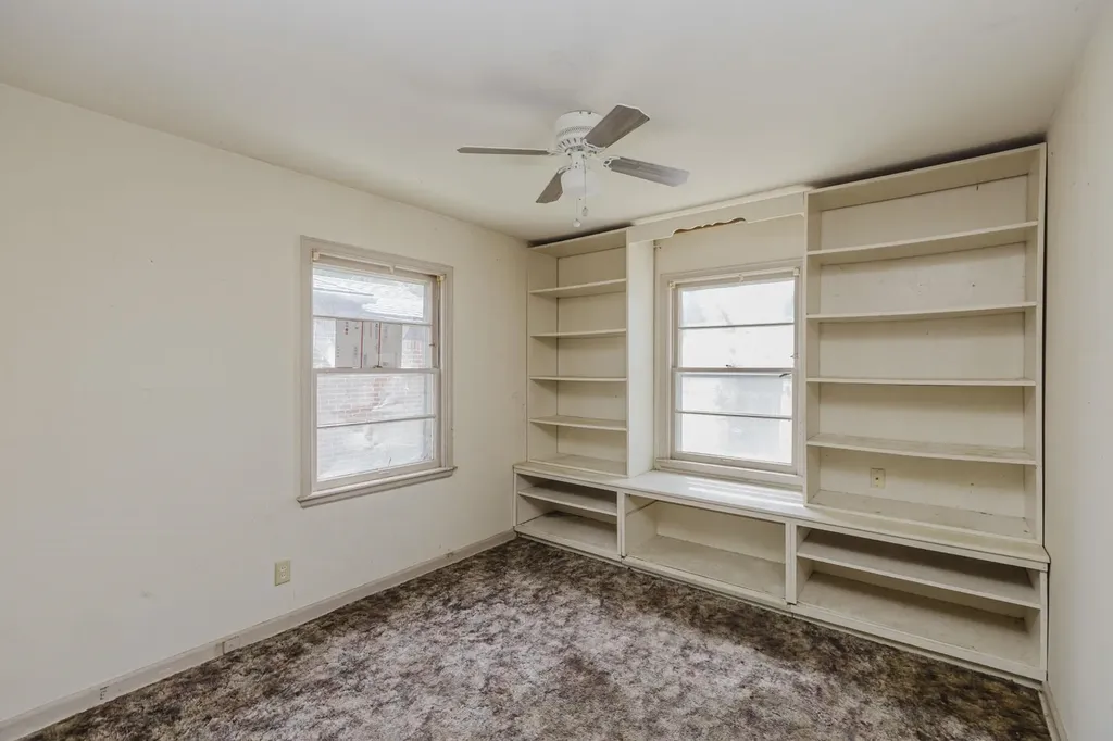 1784 N Old Manor Wichita KS 67208