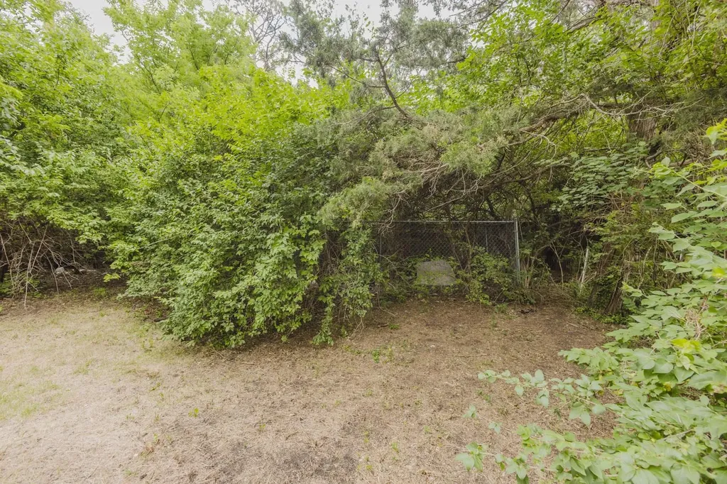 1784 N Old Manor Wichita KS 67208