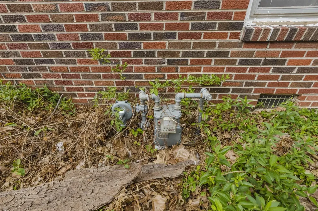 1784 N Old Manor Wichita KS 67208