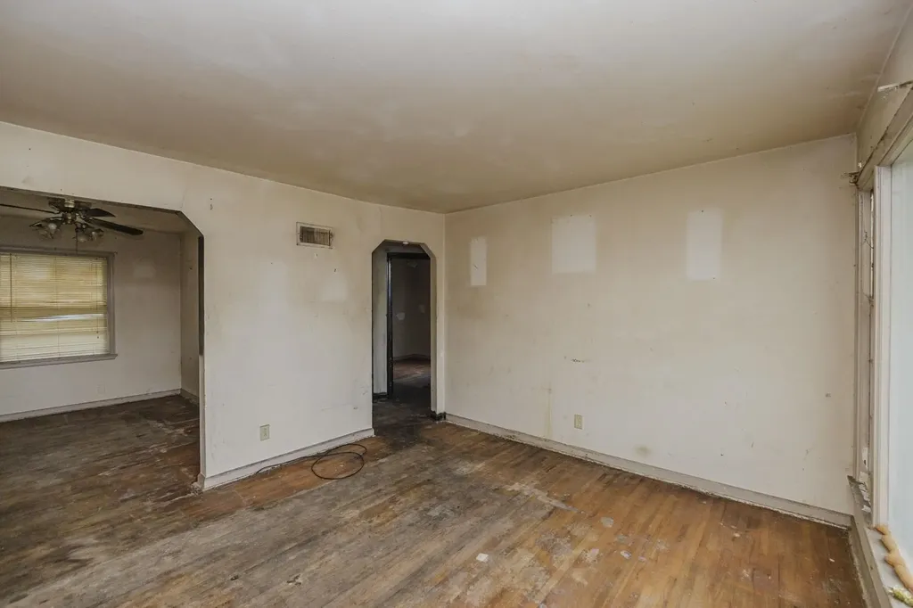 1784 N Old Manor Wichita KS 67208