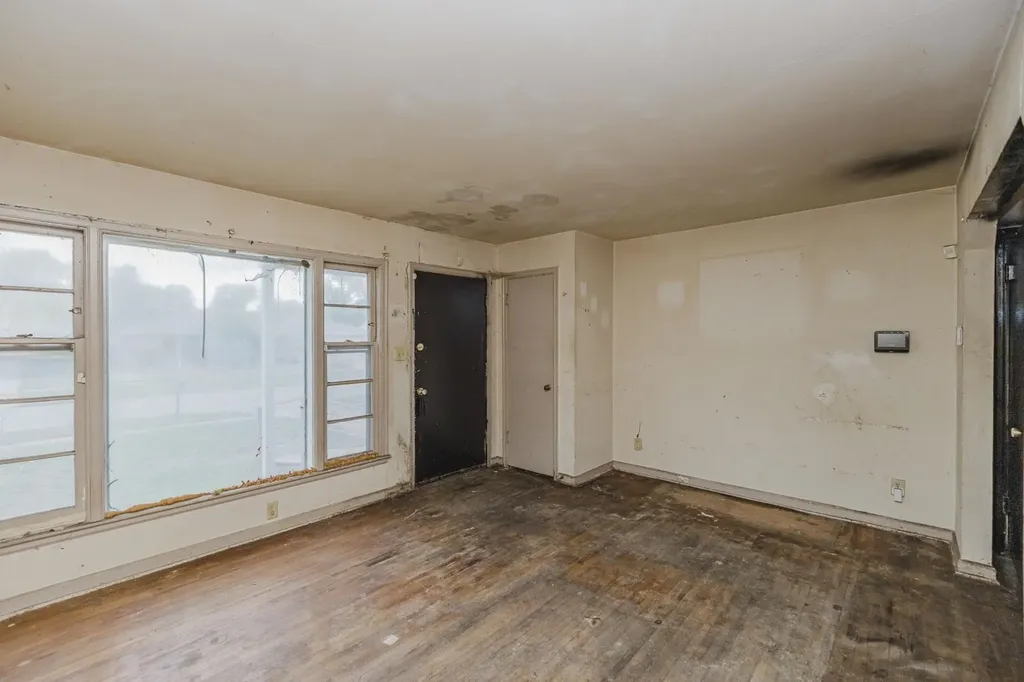 1784 N Old Manor Wichita KS 67208