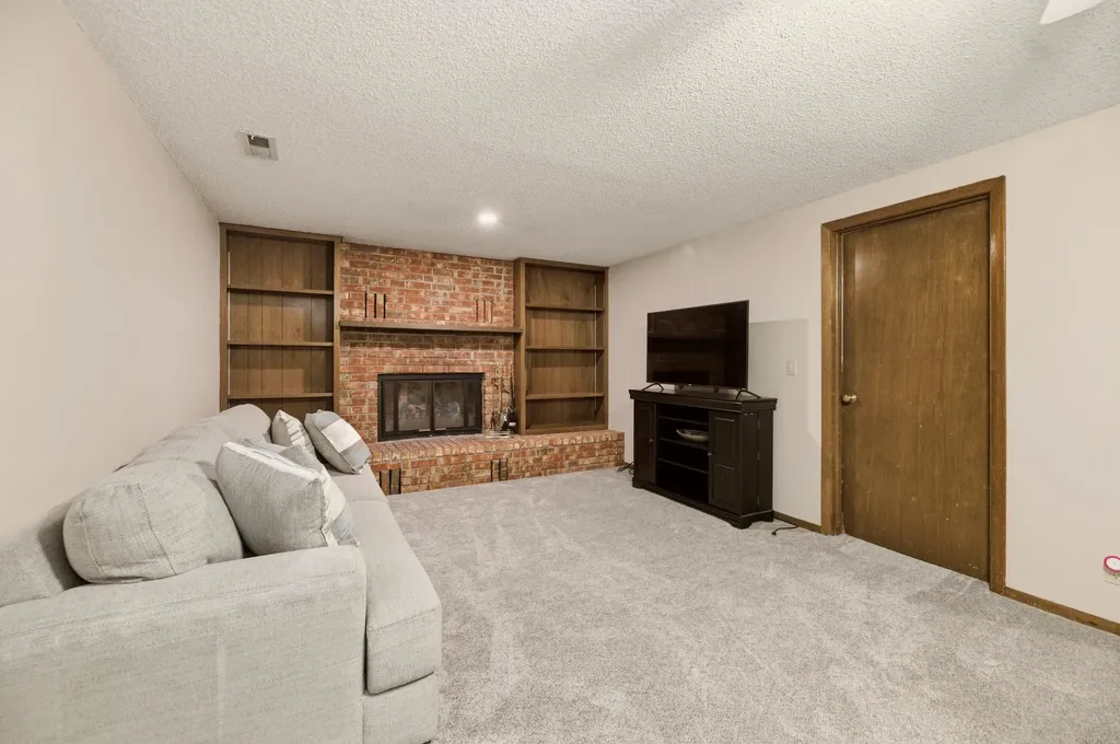 4109 N Danbury Street Bel Aire KS 67220