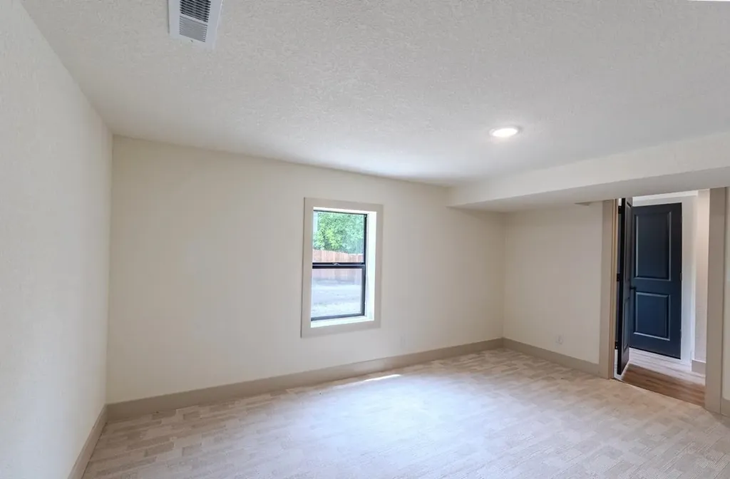 215 W Harrington Augusta KS 67010