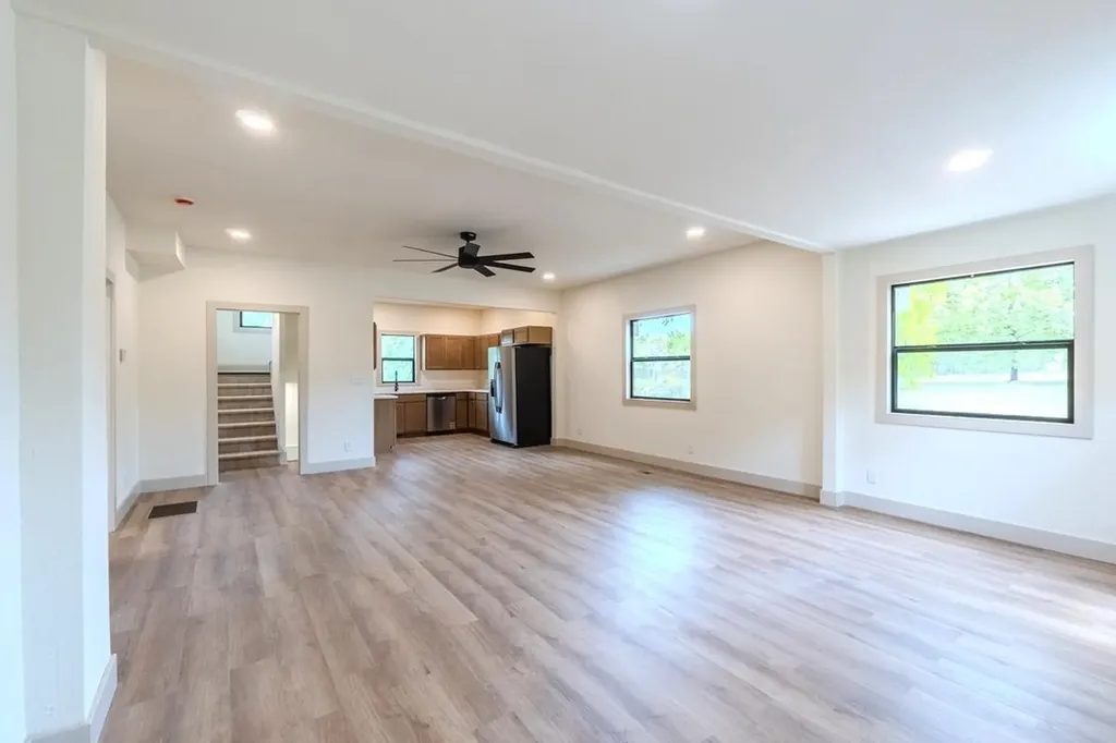 215 W Harrington Augusta KS 67010