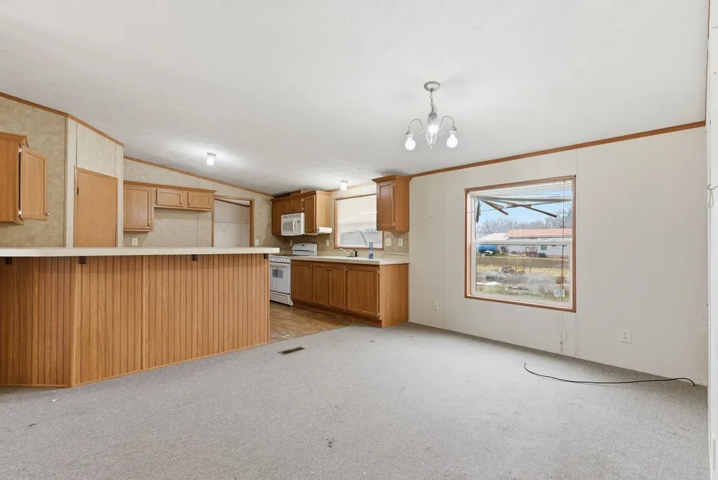 21311 85th Road Winfield KS 67156