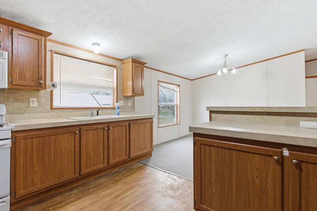 21311 85th Road Winfield KS 67156