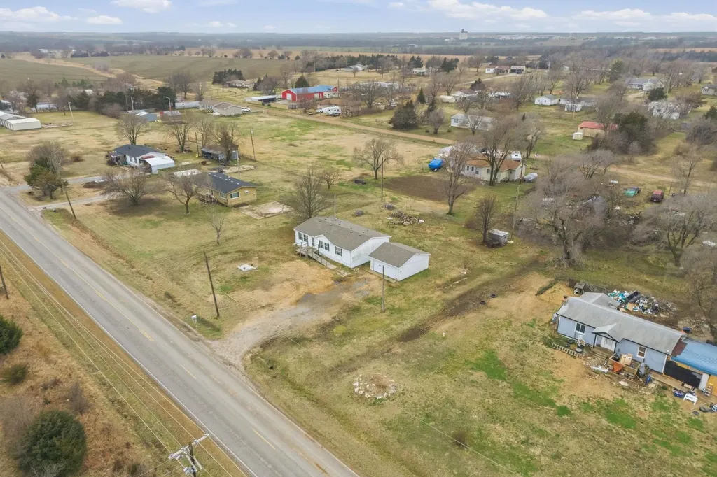 21311 85th Road Winfield KS 67156