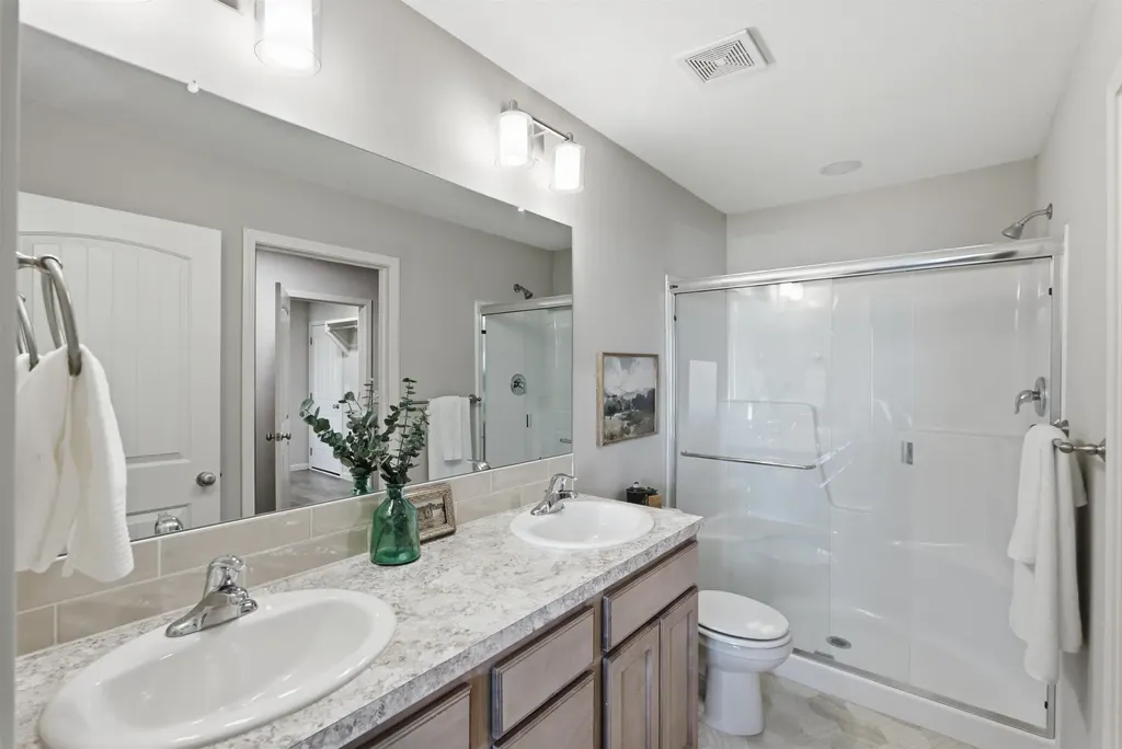 1809 S Stephanie Street Wichita KS 67207-1136