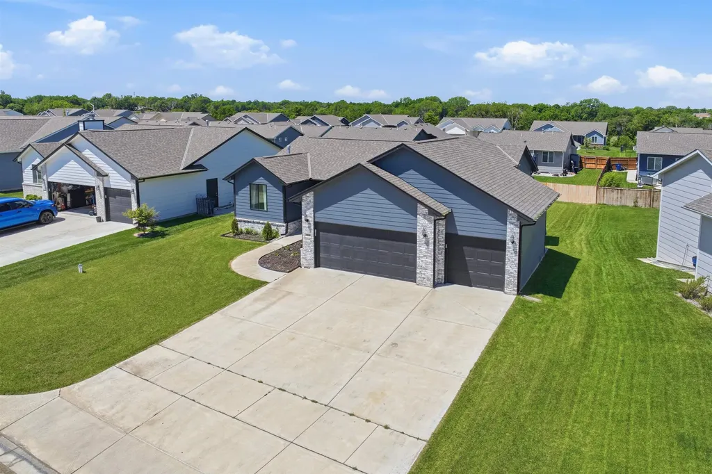 1809 S Stephanie Street Wichita KS 67207-1136