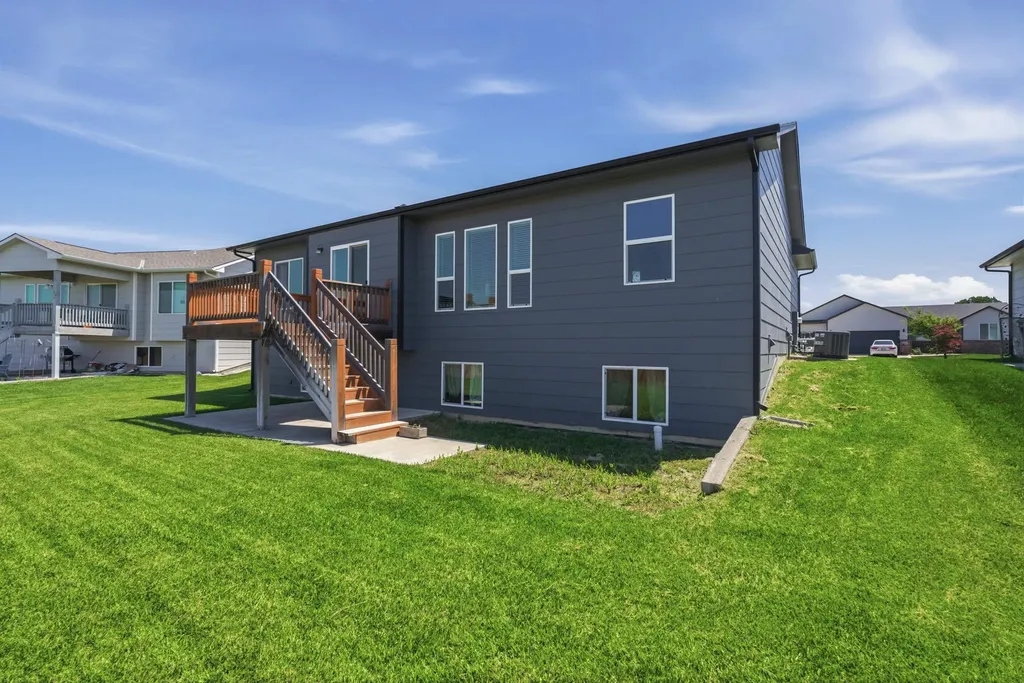 1809 S Stephanie Street Wichita KS 67207-1136