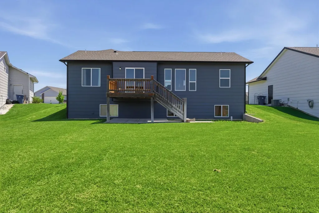 1809 S Stephanie Street Wichita KS 67207-1136