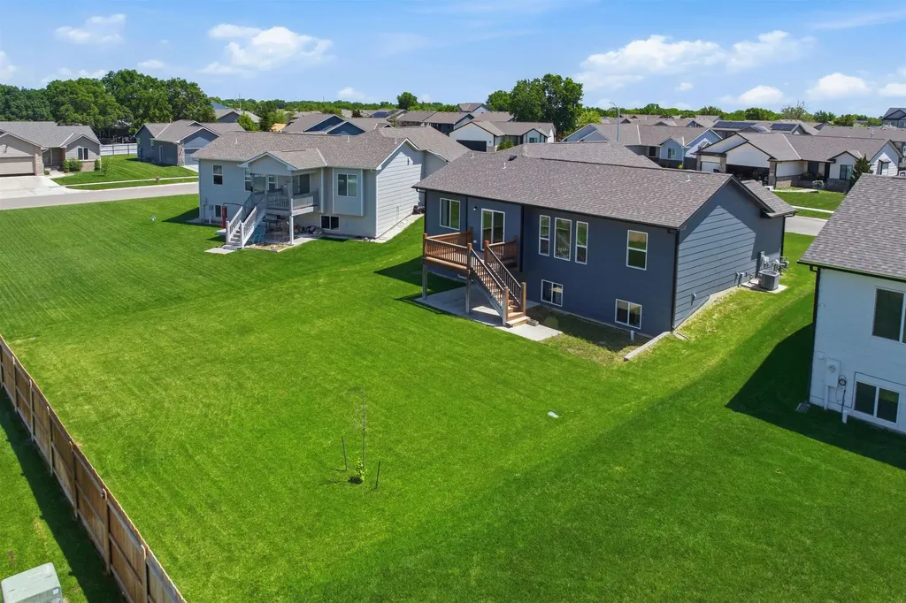 1809 S Stephanie Street Wichita KS 67207-1136