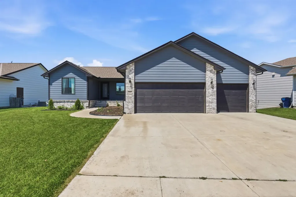 1809 S Stephanie Street Wichita KS 67207-1136