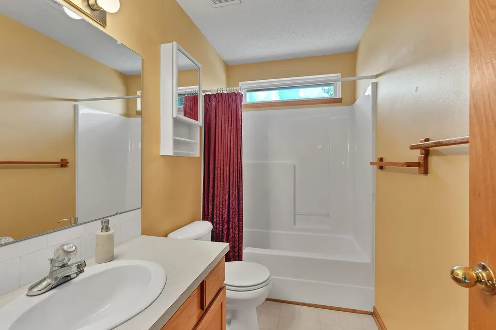 1824 S Stoneybrook Street Wichita KS 67207
