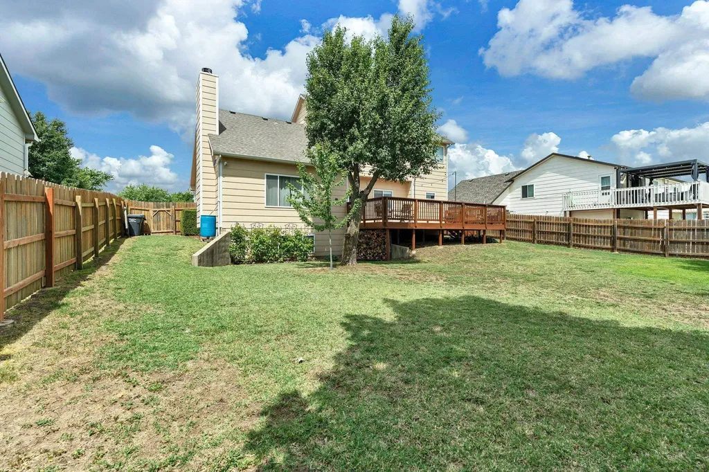 1824 S Stoneybrook Street Wichita KS 67207
