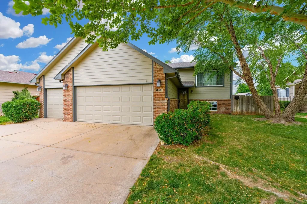 1537 E Summerwood Court Goddard KS 67052