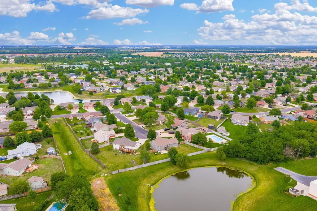 1537 E Summerwood Court Goddard KS 67052